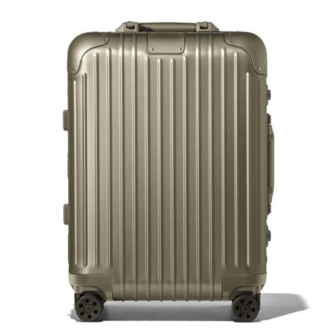 does Rimowa sell luggage